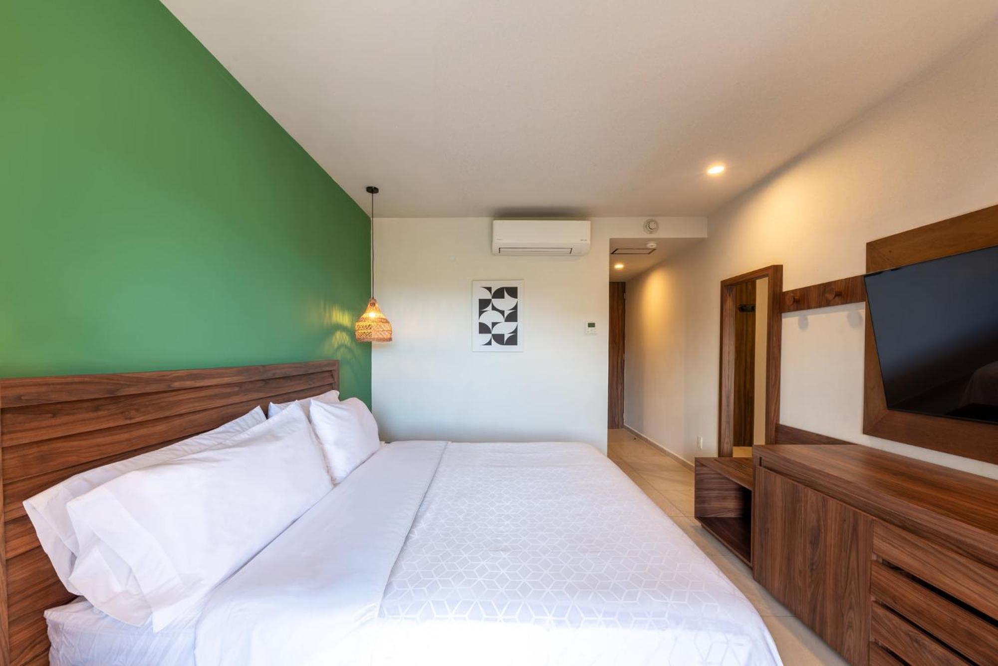 By Ihg Hotel