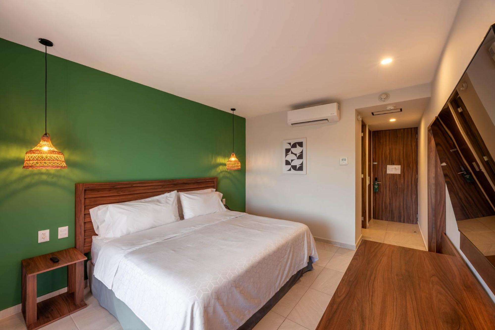 By Ihg Tulum