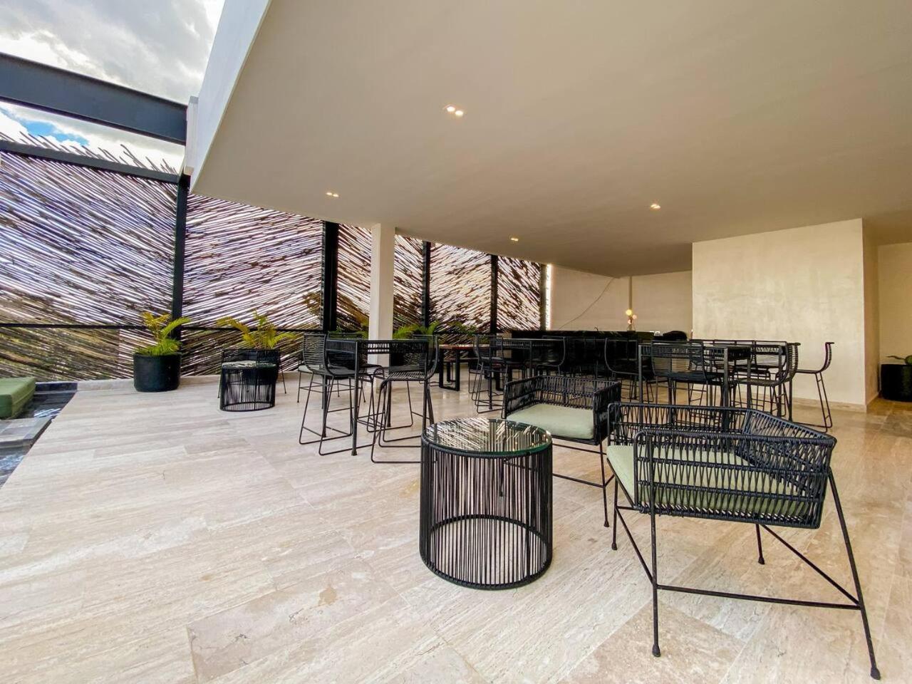 Spacious 1. 5 Bedroom Steps To Hunab Center And Stores *