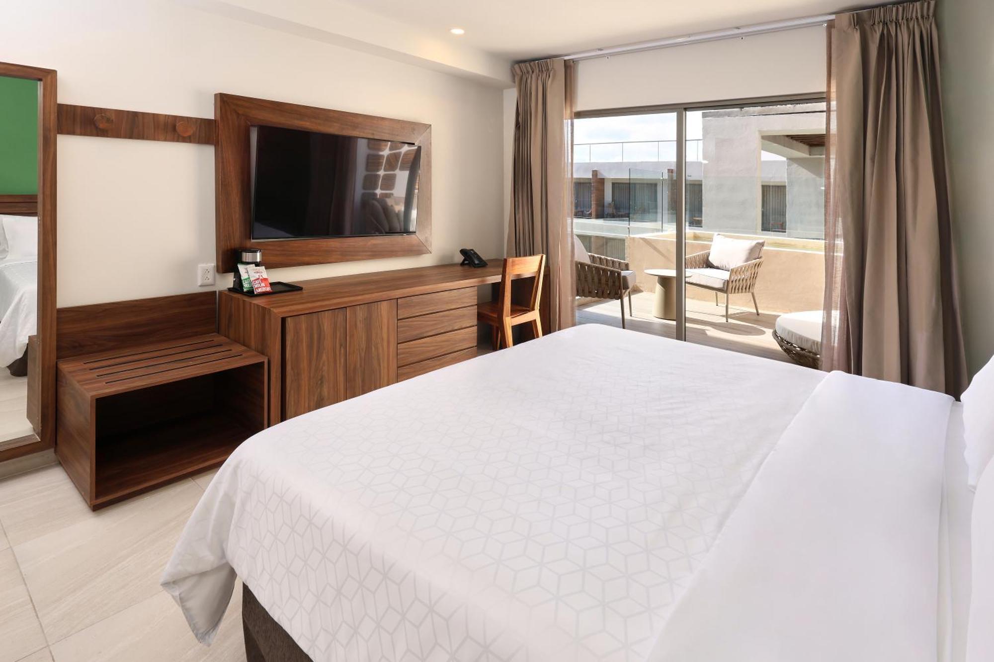 By Ihg Hotel 4*