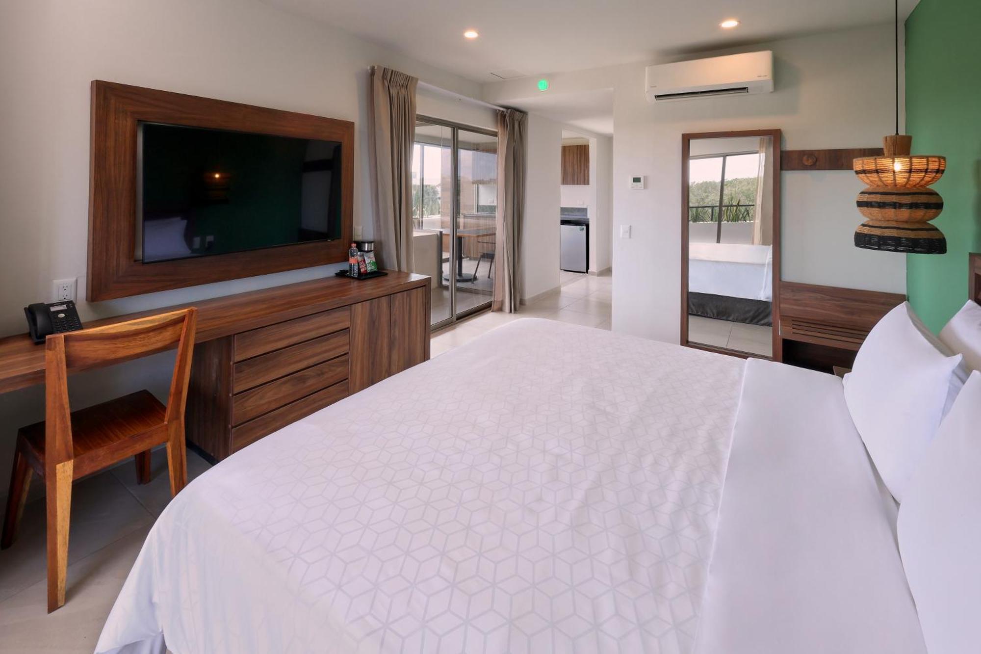 Hotel By Ihg