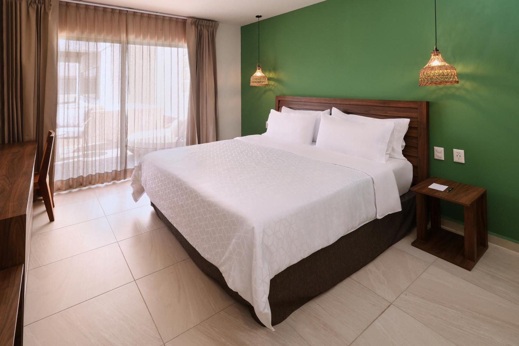 By Ihg Hotel 4*
