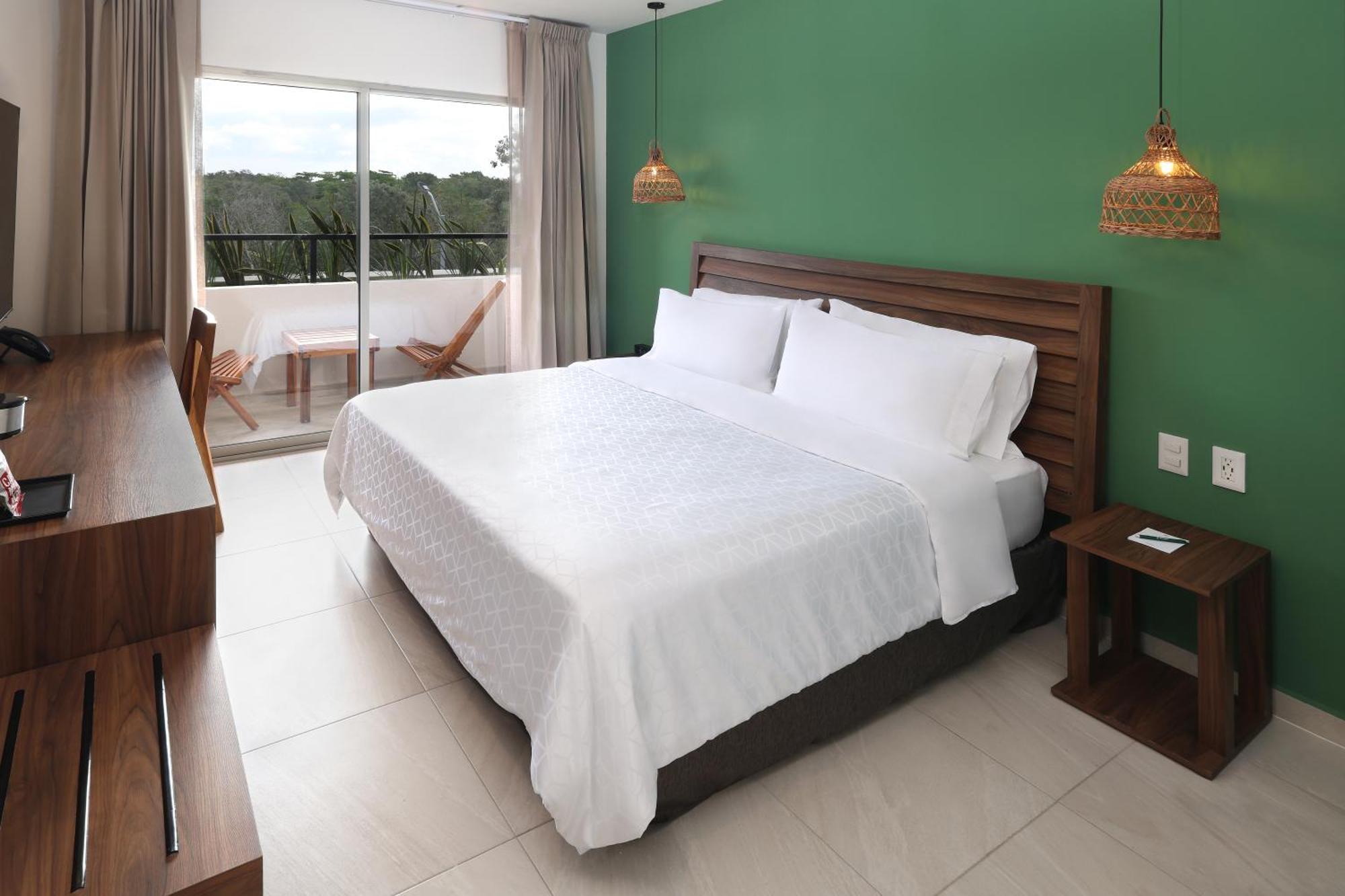 By Ihg
