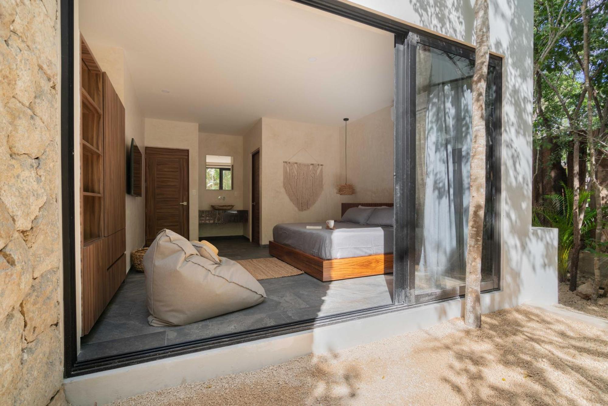 Twelve O'clock - Luxury Tulum
