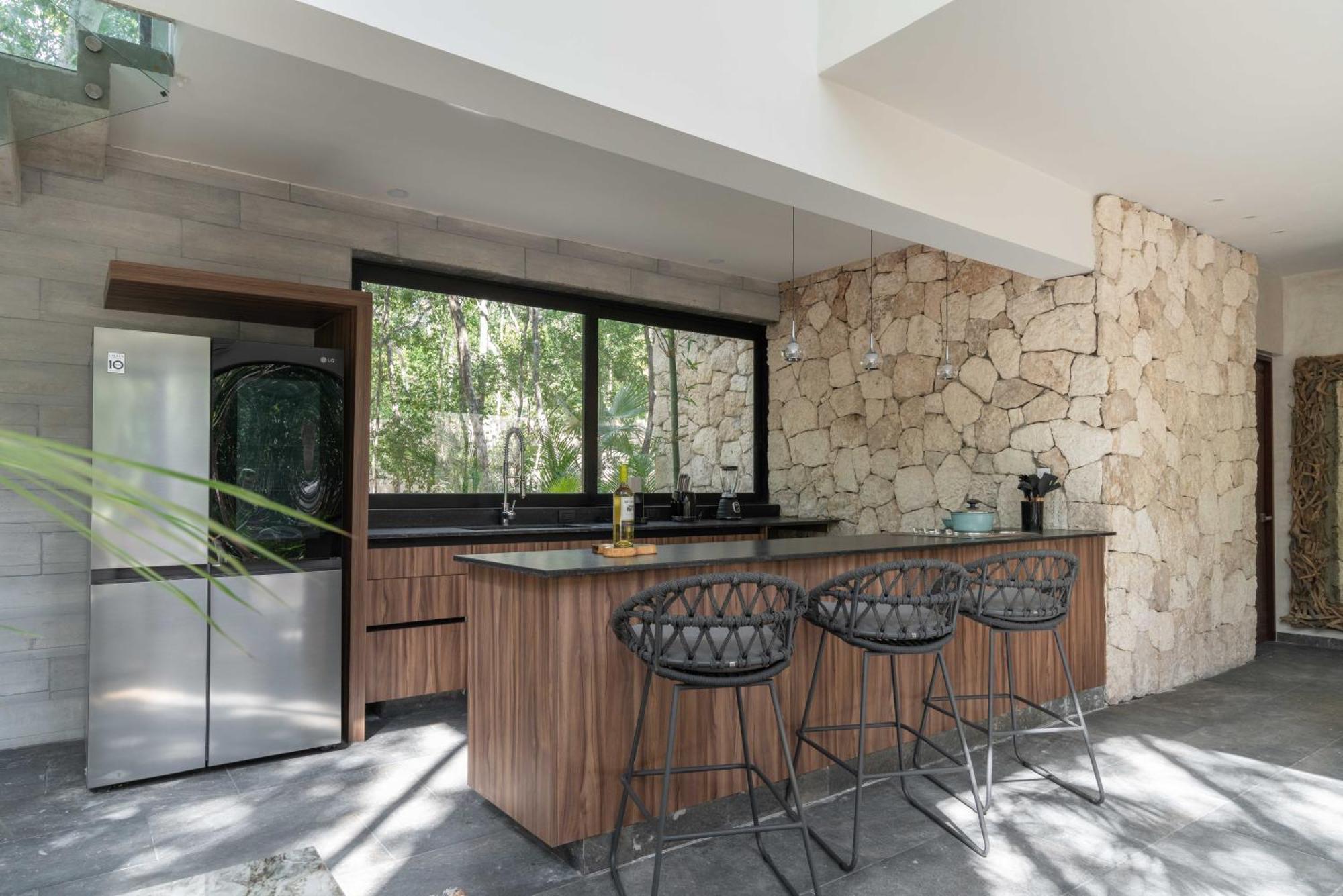Twelve O'clock - Luxury Villa *