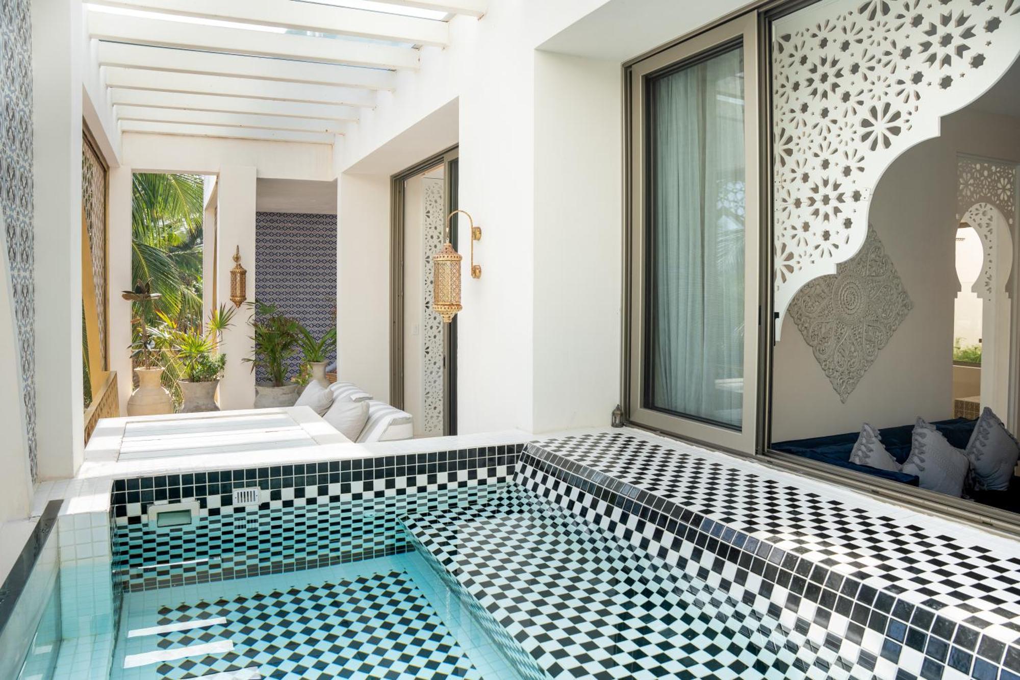 Hotel Sana Beachfront Boutique 5*