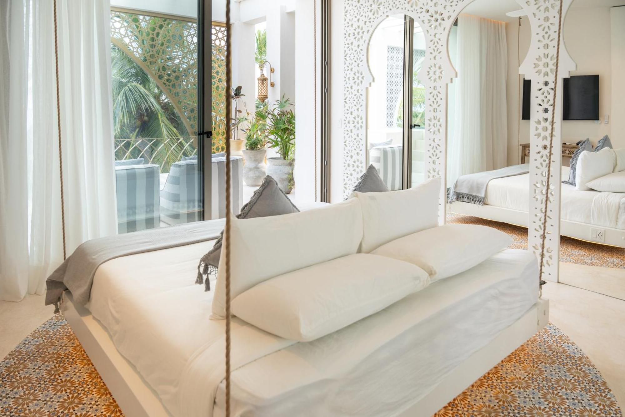 Sana Beachfront Boutique 5*