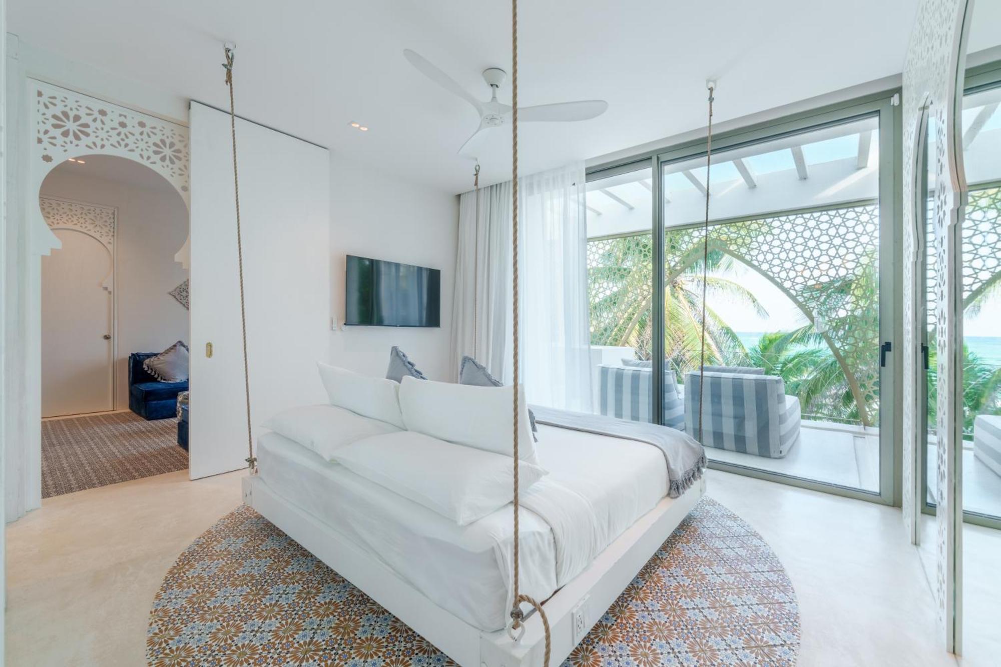 Sana Beachfront Boutique Hotel 5*