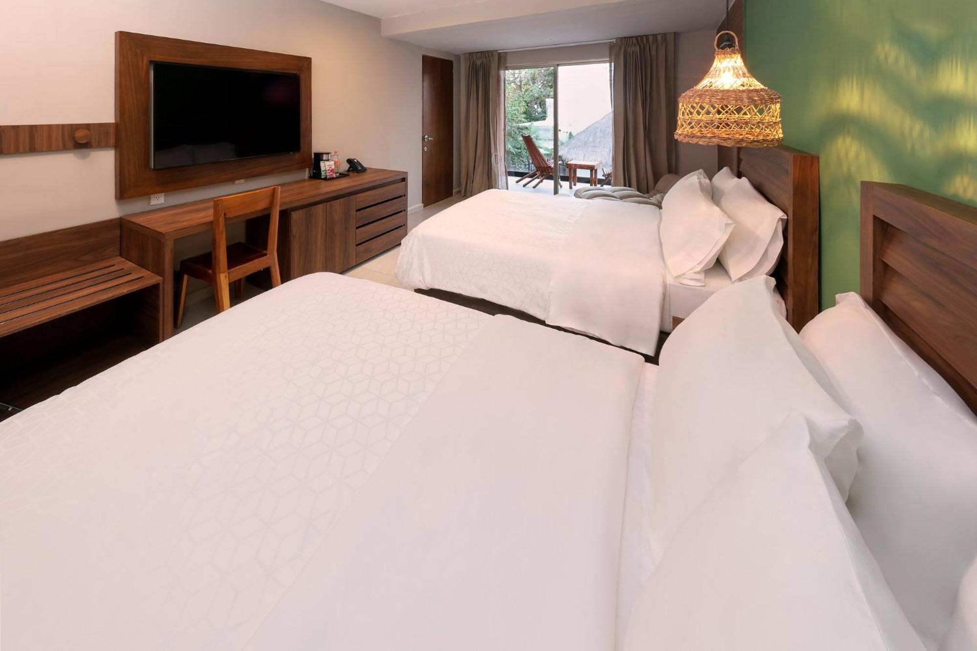 By Ihg 4*