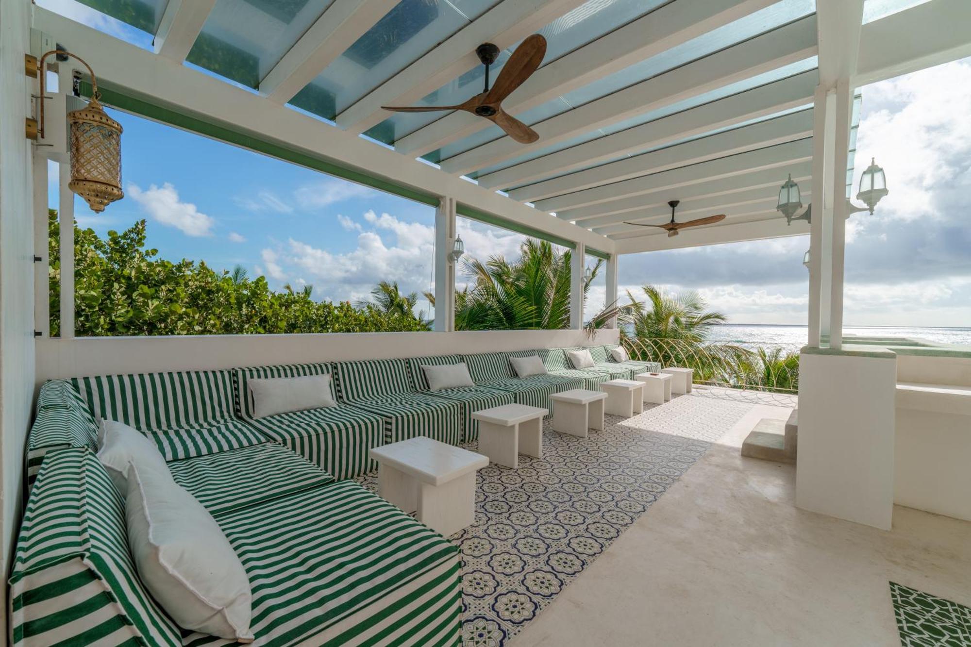 Hotel Sana Beachfront Boutique