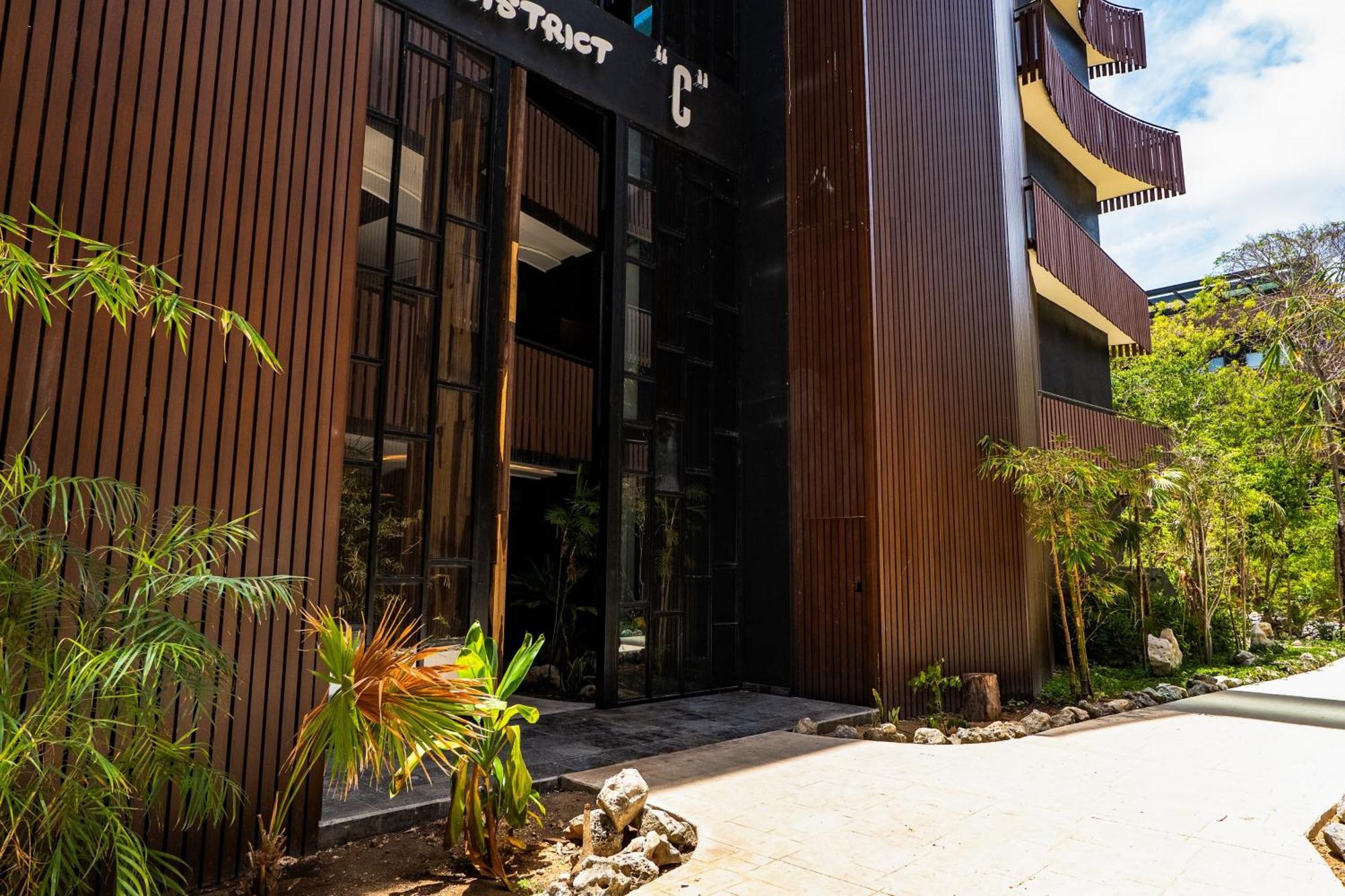 Pelican Breeze C301 Apartamento *