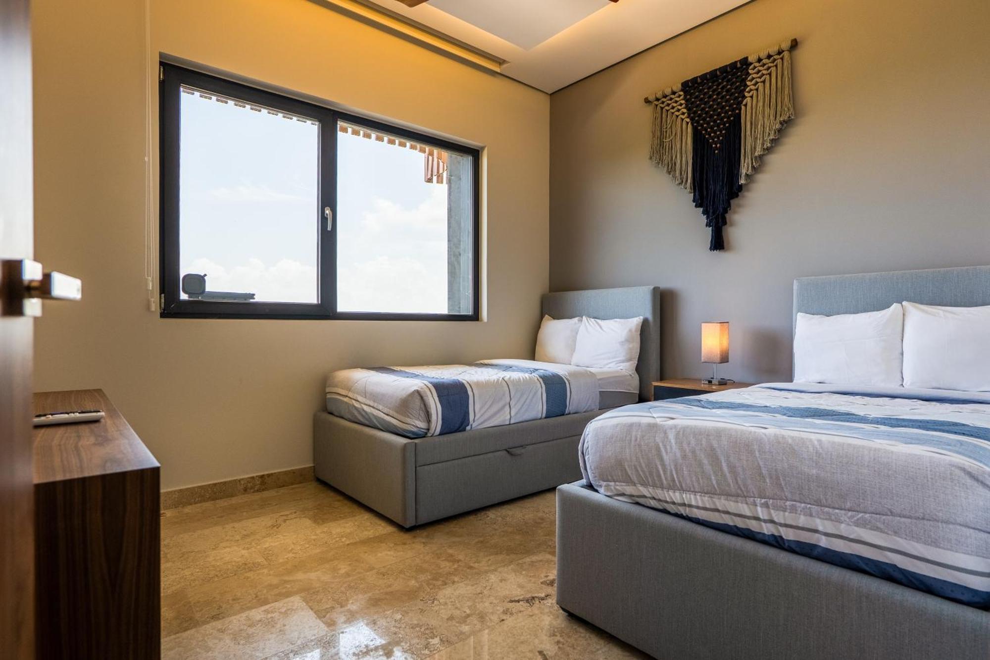Pelican Breeze C301 Apartamento