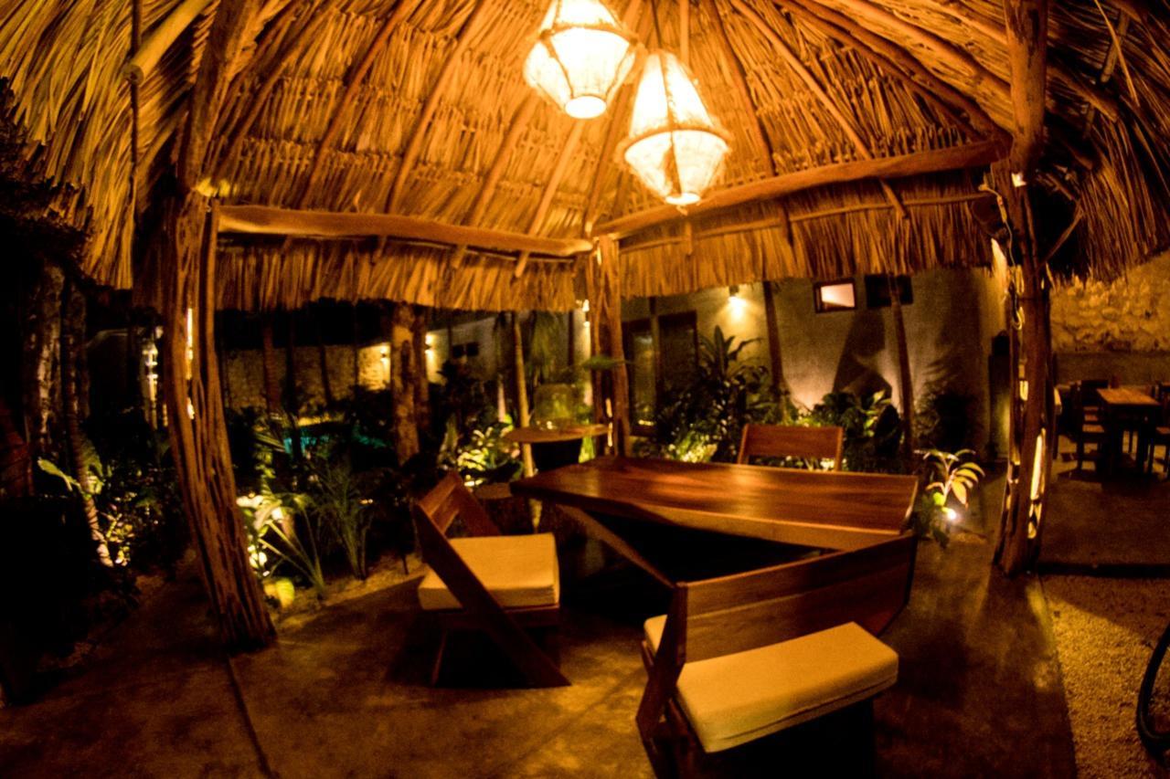 Solera With Pool Hotel