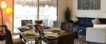 Village 2 Bedroom Penthouse Sleeps 5 3* Tulum