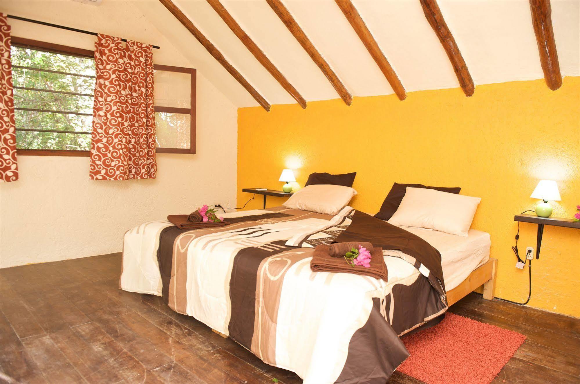 Casa Mango Bed and breakfast