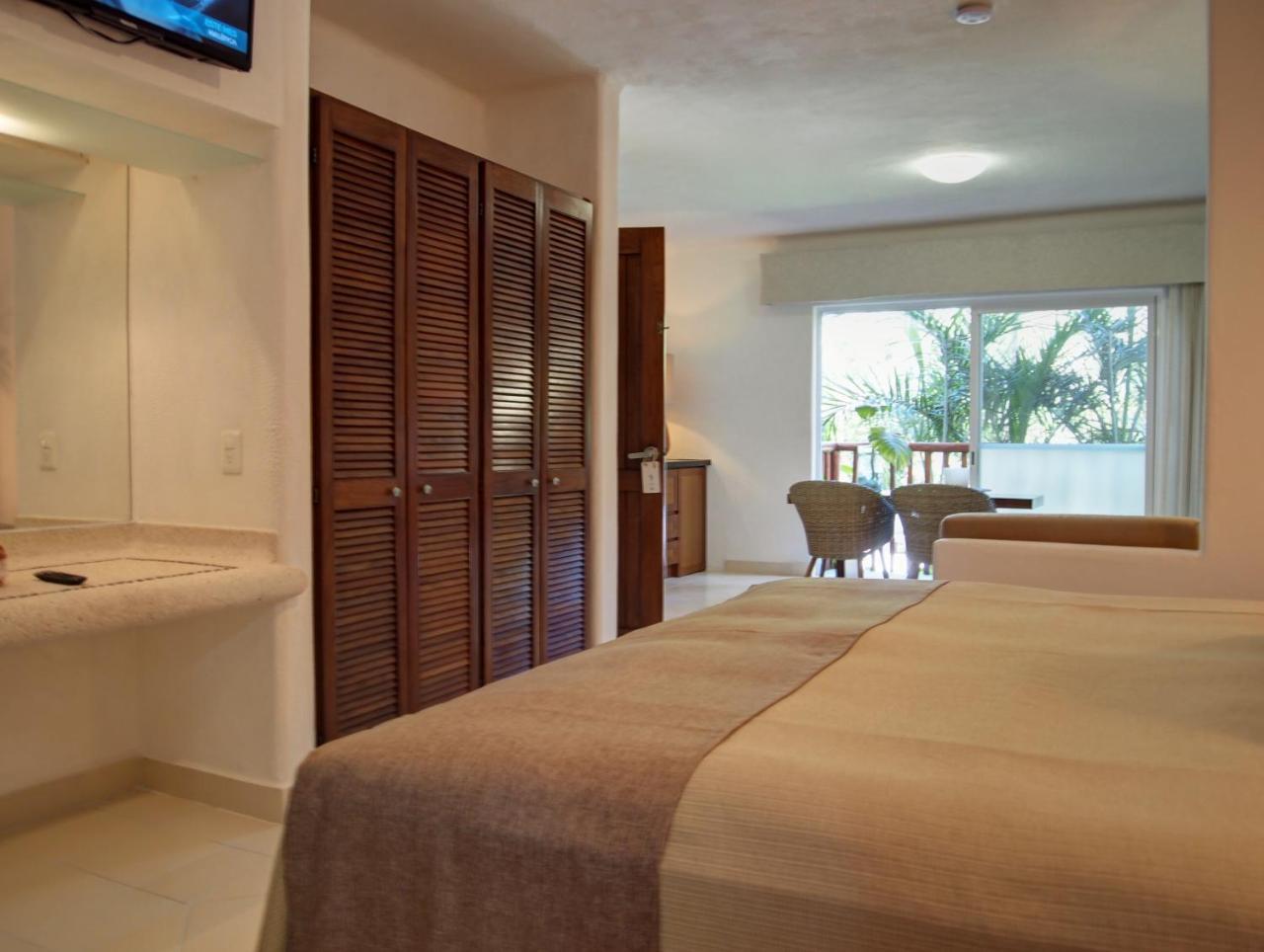 Сasa de vacaciones Akumal 108 3 Bedroom Beachfront Second Floor Tulum