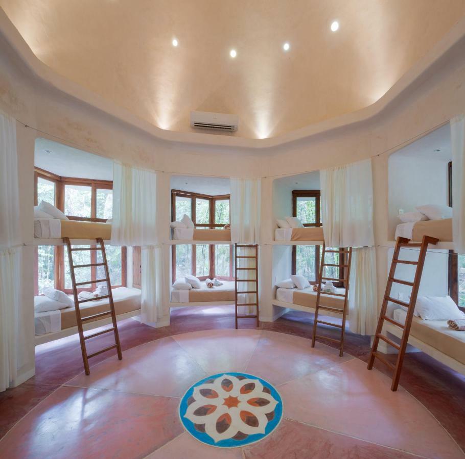 Holistika Hotel 4*