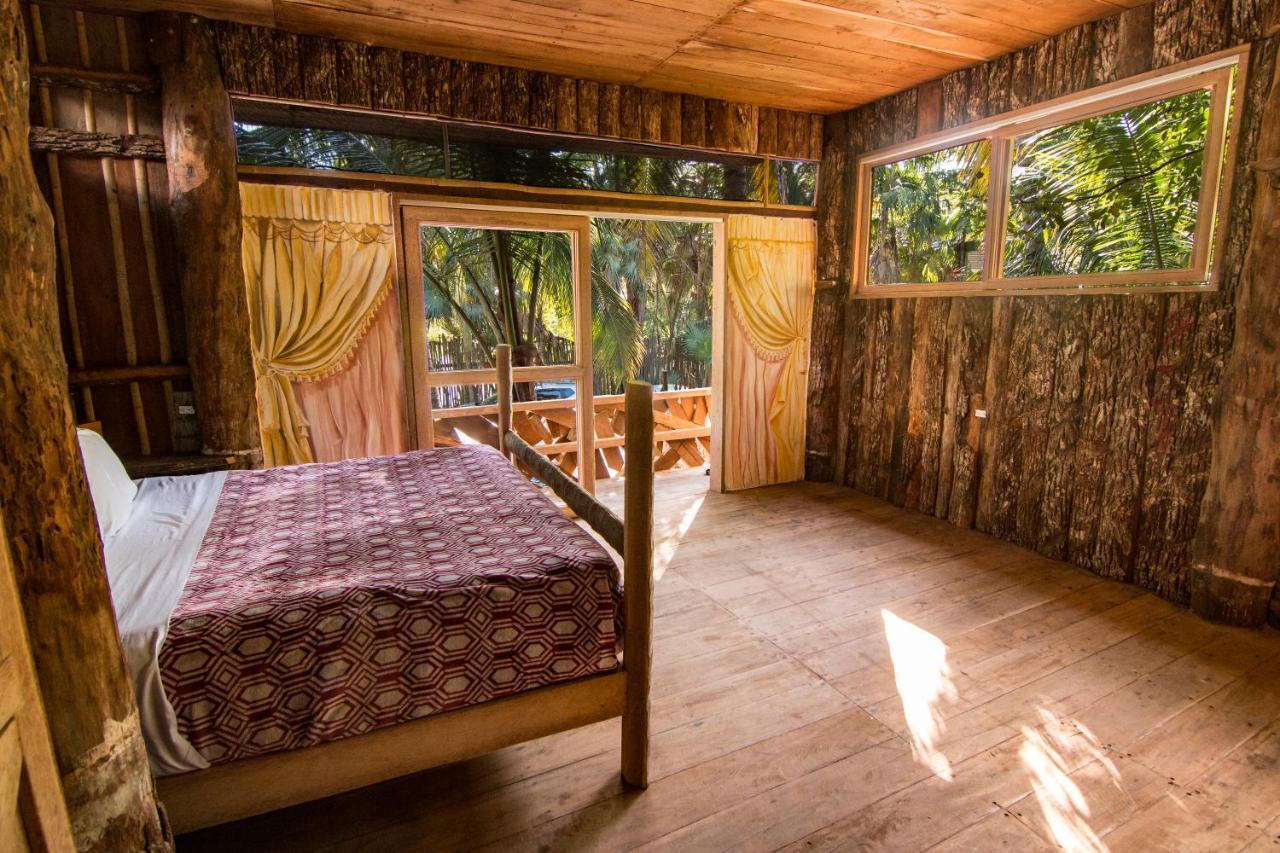 Hostal Bambu Gran Palas Hostal Party