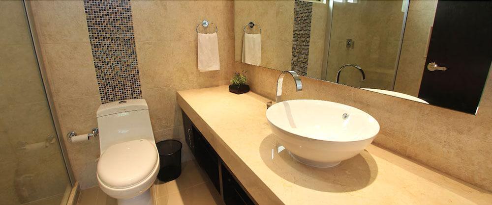 Hotel Village 2 Bedroom Penthouse Sleeps 5